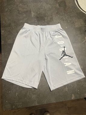 Boys Jordan Nike Air Jumpman Mesh Basketball Shorts - Size XL